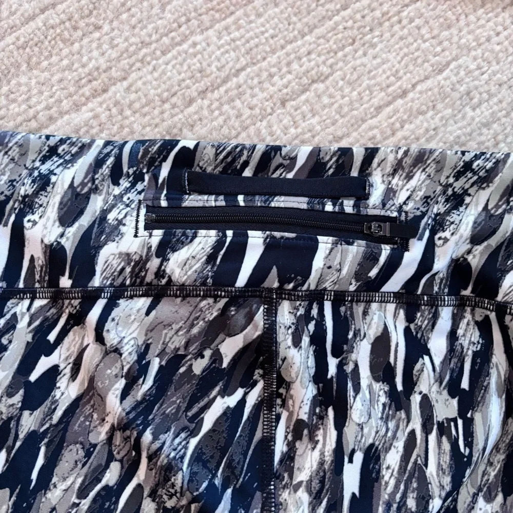 Under Armour Black and White Patterned Leggings